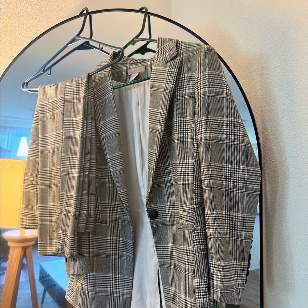 Gray Plaid Women’s Suit